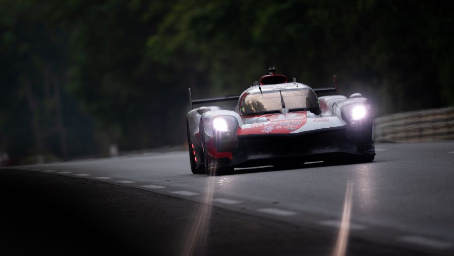 "تويوتا" تحتفل بربع قرن من مشاركتها في "لومان 24 ساعة" 2023 مع اعتلاء "تويوتا جازو للسباقات" منصة التتويج