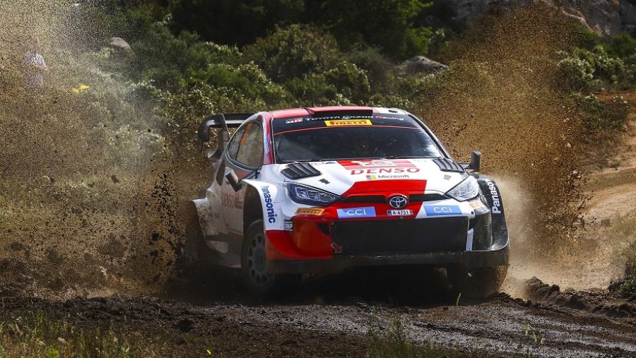 فريق تويوتا جازو للسباقات يعزز صدارته في منافسات بطولة العالم للراليات باعتلائه منصة التتويج في رالي إيطاليا سردينيا 