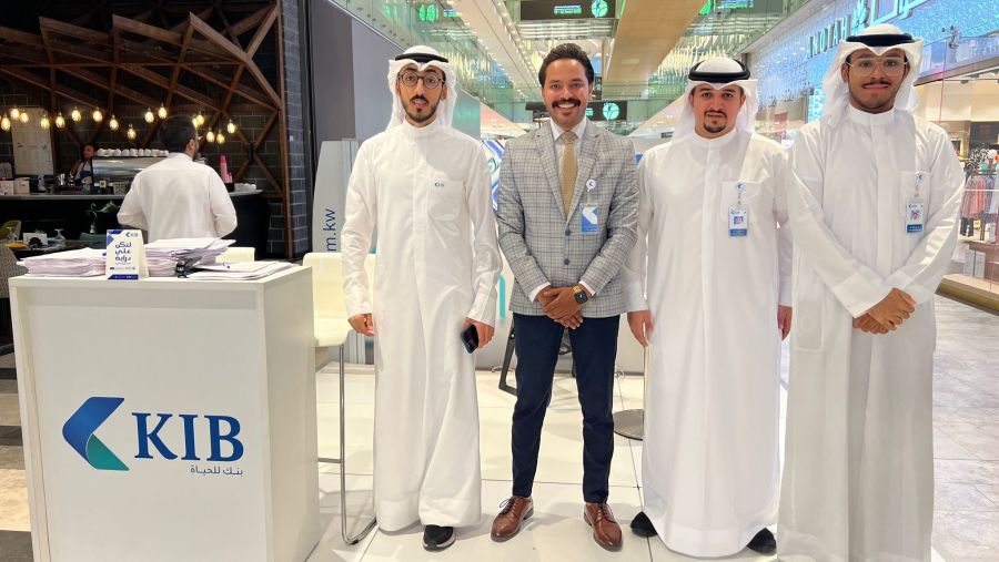 KIB ينشر الوعي المالي والمصرفي بين شرائح المجتمع في مجمع الكوت 