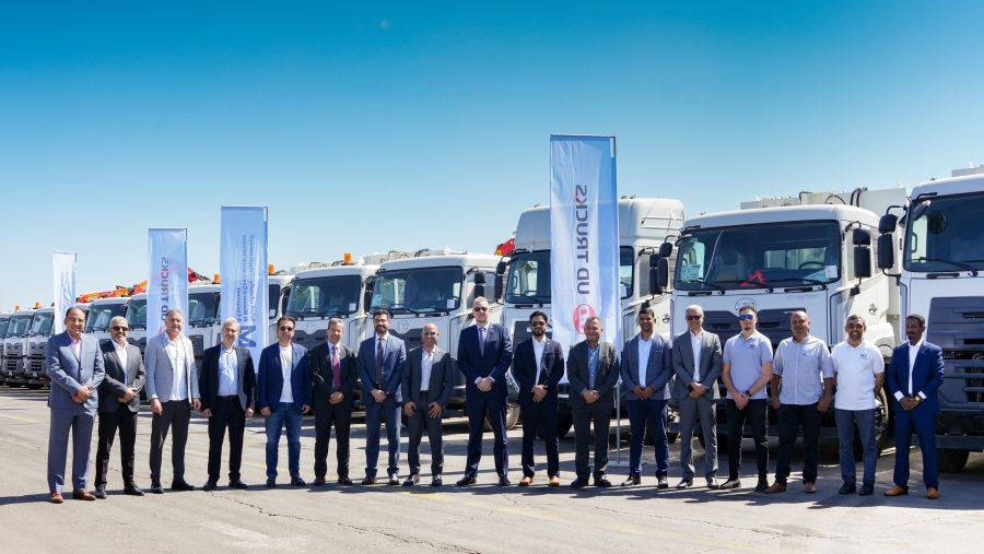 "المسعود للمركبات والمعدات التجارية و"لافاجيت" تتعاونان في تعزيز جهود إدارة النفايات في العين بـ 134 شاحنة "UD Trucks"