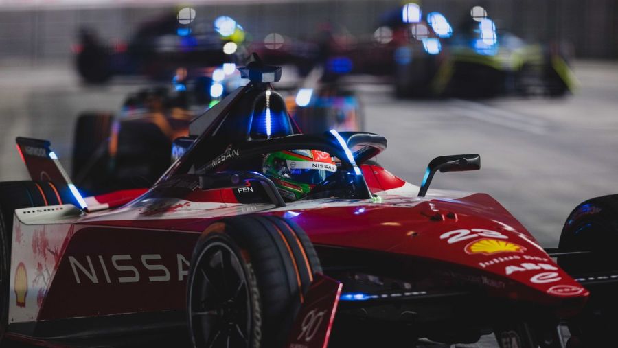 فريق نيسان فورمولا إي يختتم الموسم التاسع حاصداً نقاطاً في سباق "لندن إي بريكس"