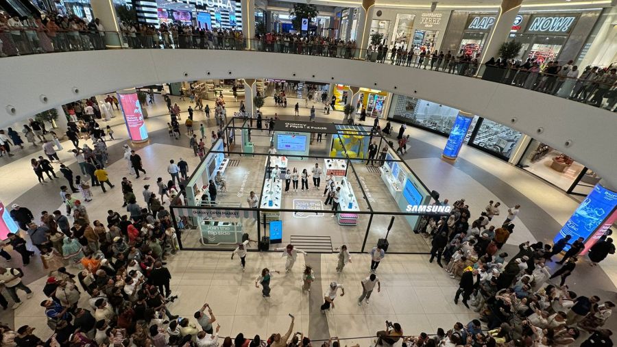 سامسونج تشهد إقبالاً كبيراً على ركنها التفاعلي المؤقت في دبي مول للأسبوع الثالث على التوالي