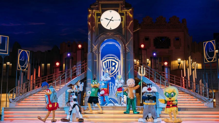 موسم دي سي سوبر هيروز يواصل نشر أجواء البهجة والمرح  في عالم وارنر براذرز أبوظبي حتى 3 سبتمبر
