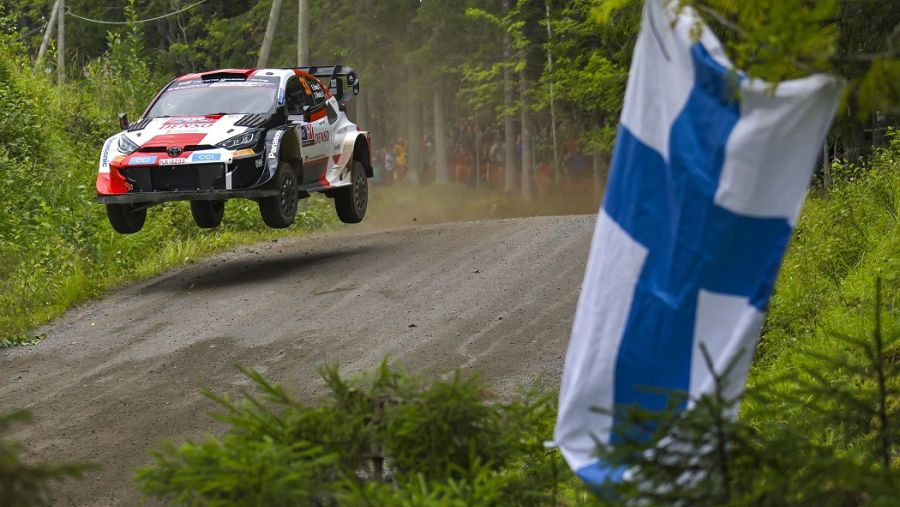 فريق "تويوتا جازو للسباقات" يُتَوَّج بالمركز الأول في رالي فنلندا