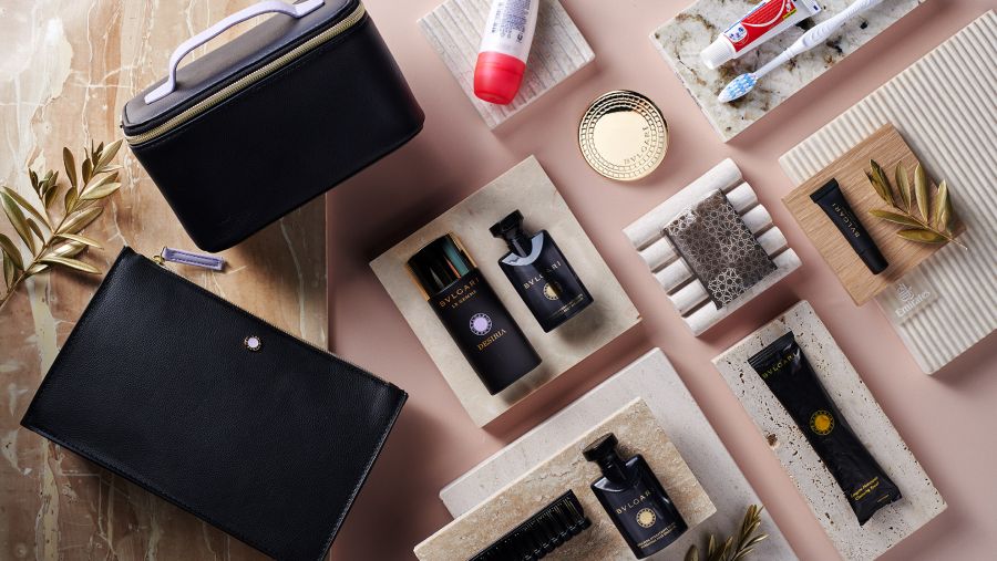 طيران الإمارات تطرح أطقم مستلزمات الرفاهية الجديدة على الطائرة من بولغري لموسم الخريف/ الشتاء