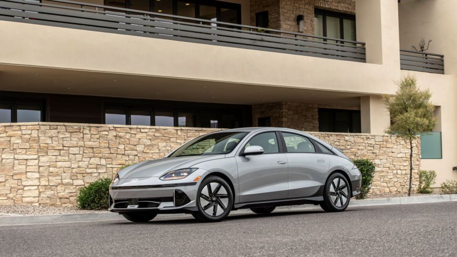 هيونداي أيونيك 6 طراز 2023 تحصل على أعلى تصنيف للسلامة من معهد التأمين للسلامة على الطرق السريعة