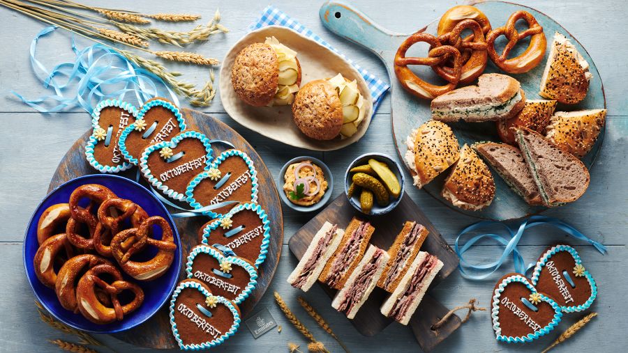 طيران الإمارات تشارك عملاءها الاحتفال بمهرجان أكتوبر الألماني