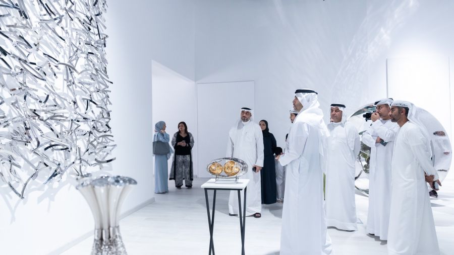 "توثيق".. تأملات فنية تعكس جوهر إبداعات مطر بن لاحج