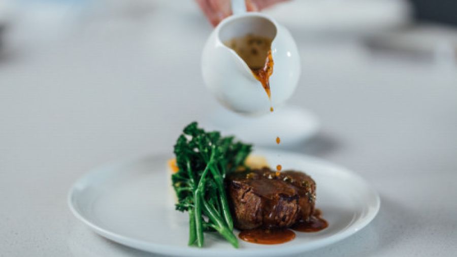 دناتا تتعاون مع موردين أستراليين لإعداد وجبات الطائرات