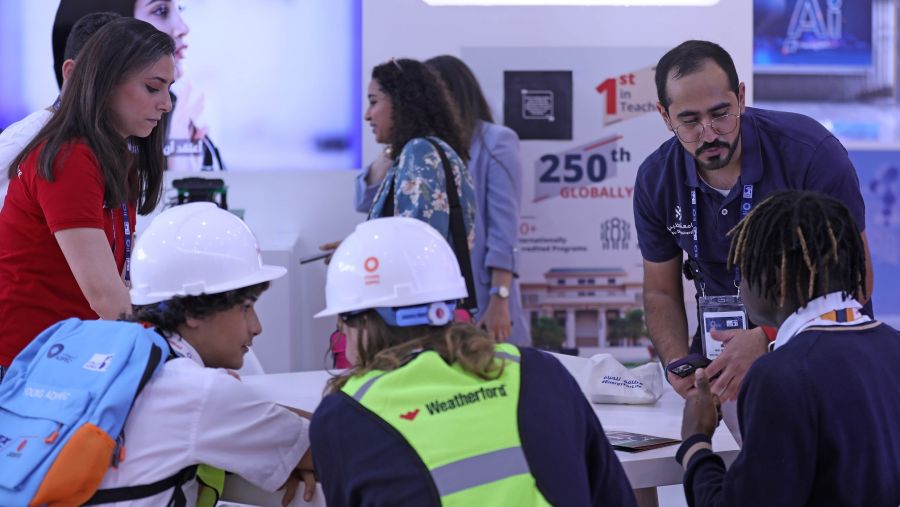 كلية الهندسة في جامعة أبوظبي تشارك في معرض ومؤتمر أبوظبي الدولي للبترول (أديبك 2023)