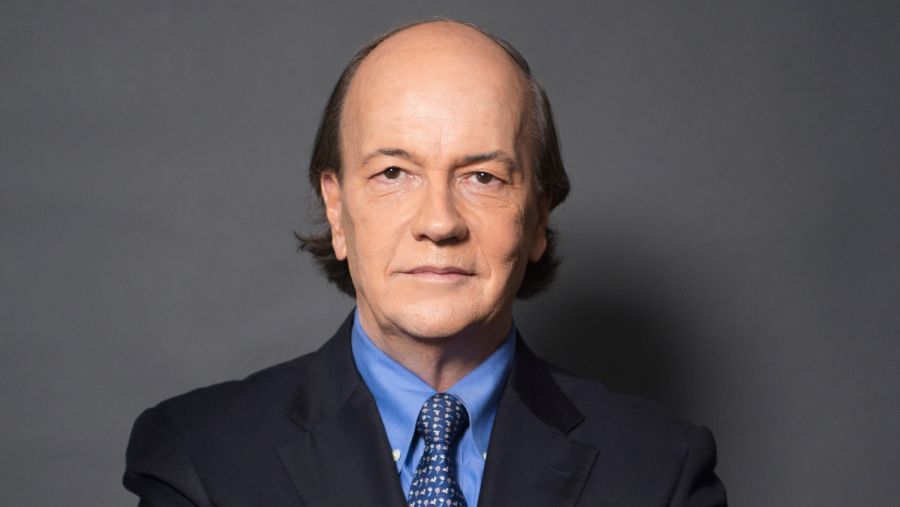 الخبير الدولي في الشؤون المالية والتجارية جيم ريكاردز يلقي الكلمة الرئيسية في "مؤتمر دبي للمعادن الثمينة" 2023 من تنظيم مركز دبي للسلع المتعددة