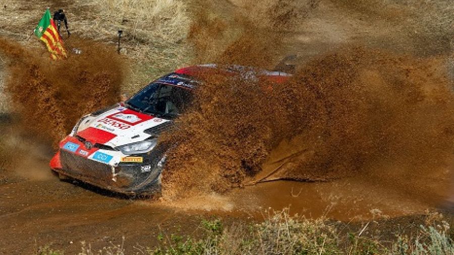 فريق تويوتا جازو للسباقات يحقق الفوز بالمركزين الأول والثاني في رالي أكروبوليس