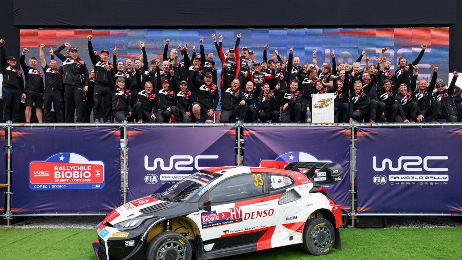فريق تويوتا جازو للسباقات يعتلي منصة التتويج في رالي تشيلي