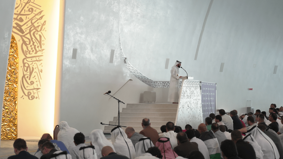 طلاب مدارس مؤسسة قطر يقيمون صلاة القنوت من أجل غزّة