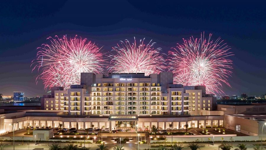 جزيرة ياس تستضيف عروض ألعاب نارية ونخبة من الفنانين العرب خلال عيد الاتحاد الـ 52 لدولة الامارات العربية المتحدة
