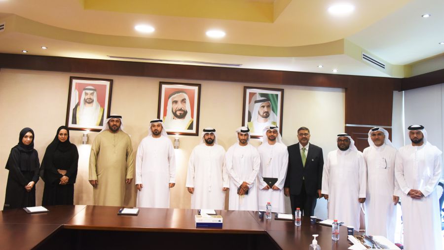 إسكان الشارقة تطلع على تجربة الاتصال في جمارك دبي