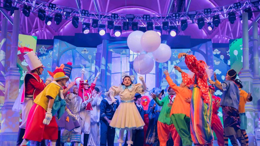 القرية العالمية تدعو ضيوفها للاحتفال 7 مرات بليلة رأس السنة الجديدة