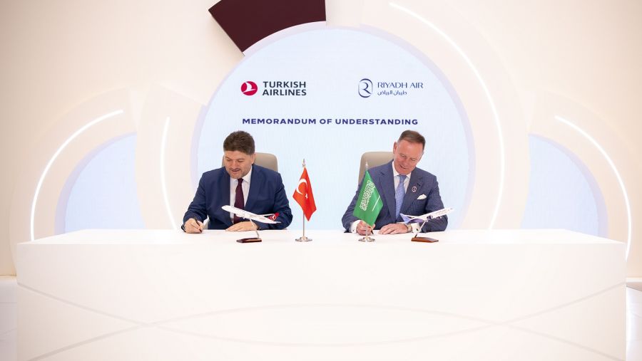 طيران الرياض والخطوط الجوية التركية يوقعان مذكرة تعاون استراتيجي لتعزيز العمل المشترك وتقديم حزمة مزايا متكاملة لعملائهما
