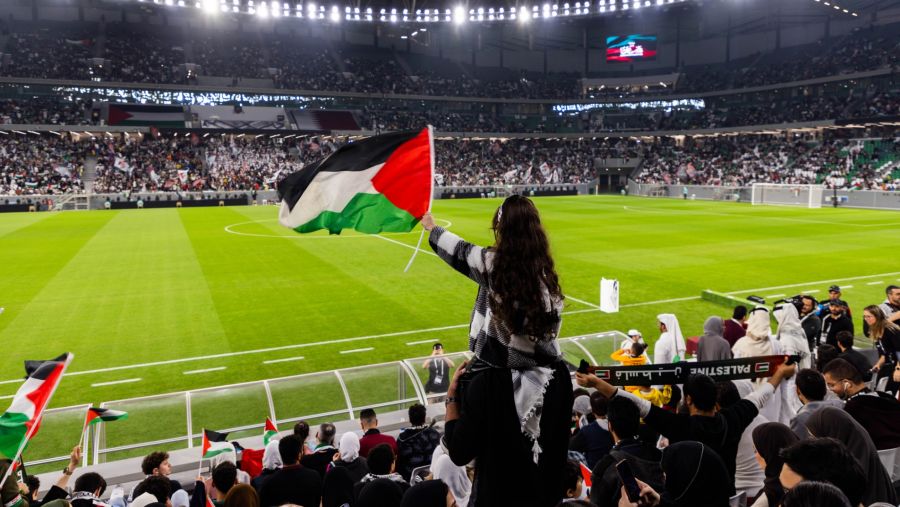 طلاب أكاديمية قطر- الدوحة بمؤسسة قطر ينظمون مبادرة خيرية لكرة القدم تضامنًا مع أهالي فلسطين