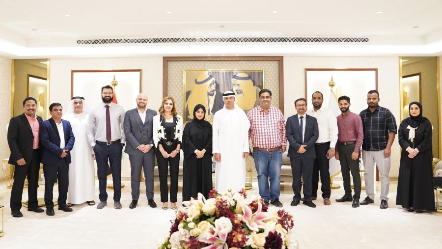 جمارك دبي تسعد عملائها بحفل تكريم شهرياً