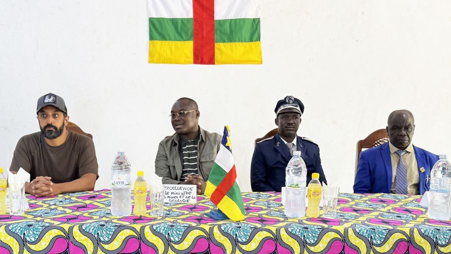 رئيس عملية كيمبرلي يترأس وفداً إماراتياً أثناء زيارة  جمهورية أفريقيا الوسطى لتسريع عملية استئناف تجارة الماس