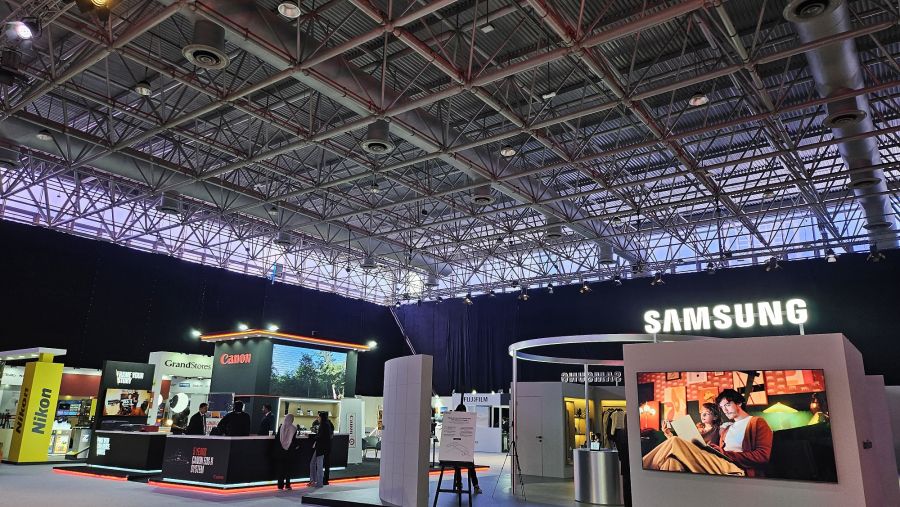 سامسونج تستعرض قدرات هواتفها المحمولة Galaxy S24 في التصوير بتقنية الذكاء الاصطناعي خلال "إكسبوجر 2024"