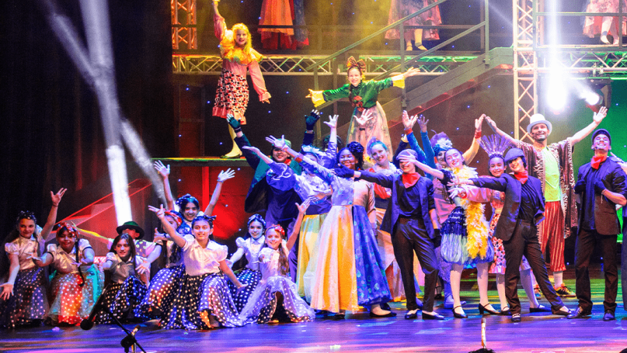 العرض المسرحي "شوتايم!" يعود مجددًا ويسلط الضوء على الموسيقى العربية