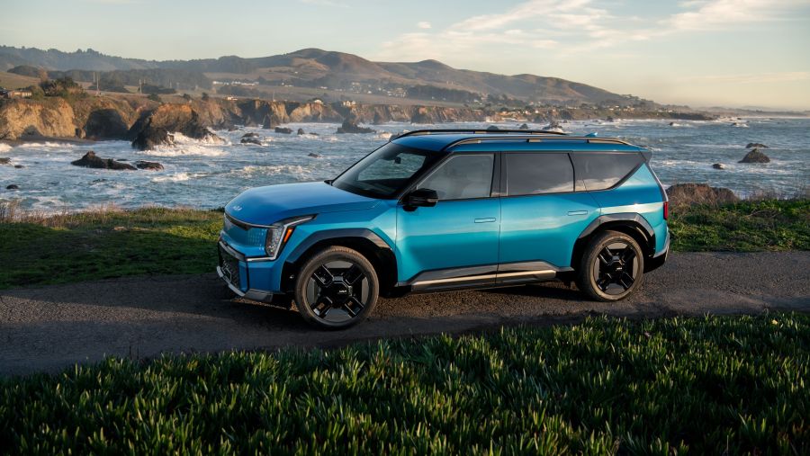 كيا EV9 أفضل سيارة في العالم في جوائز سيارة العام للسيدات 2024