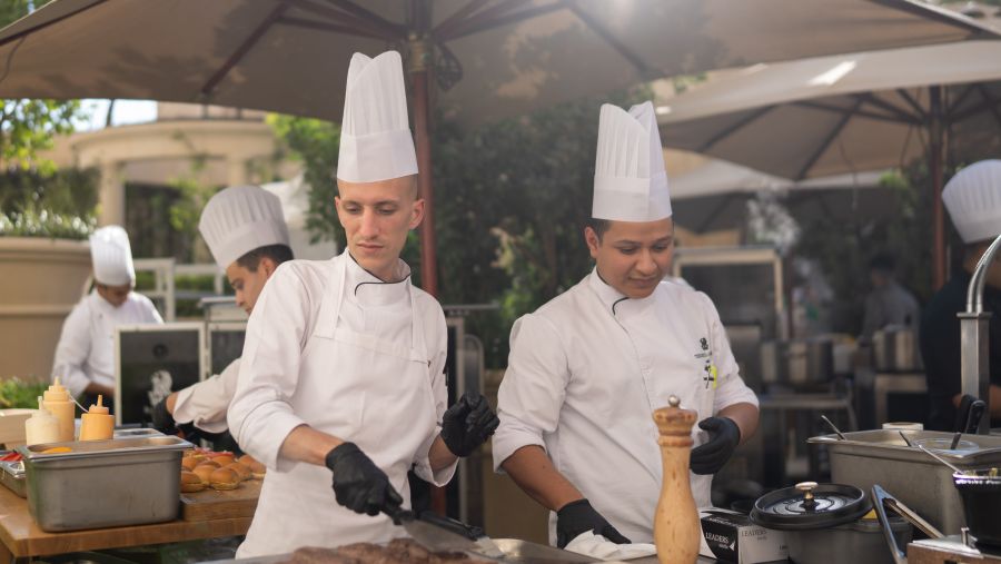 الشركة فندق الريتز-كارلتون