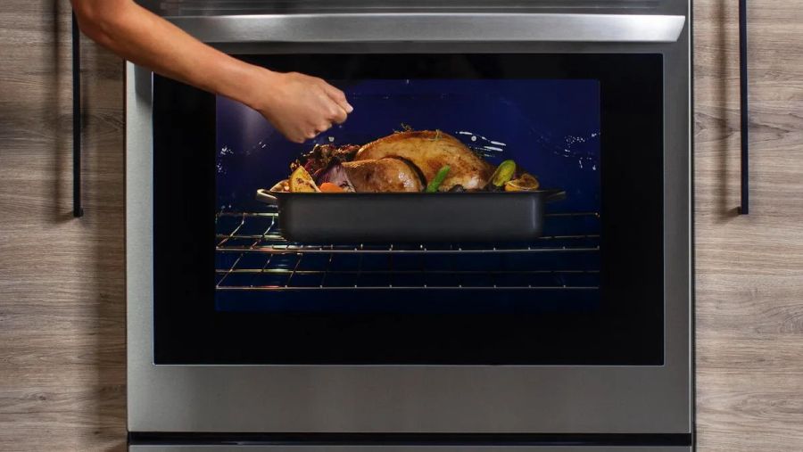 LG Electronics’ 76-liter InstaView oven with Steam and Sous-Vide is helping revolutionize the cooking experience for customers across the region