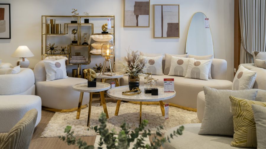 رويال للمفروشات تفتتح متجرها الجديد في منطقة مليحة بإمارة الشارقة