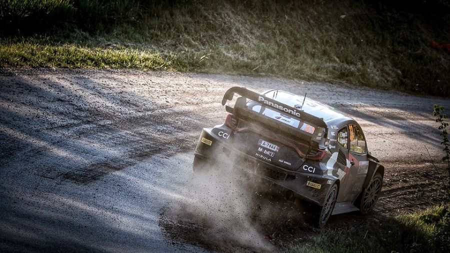 فريق تويوتا جازو للسباقات يفوز بالمركز الأول في سباق إيمولا 6 ساعات