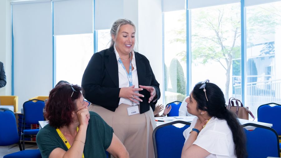 مجموعة جيمس التعليمية