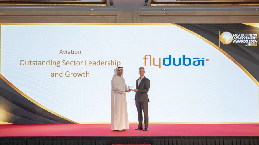 فلاي دبي تفوز بجائزة "القيادة المتميزة والنمو في قطاع الطيران"