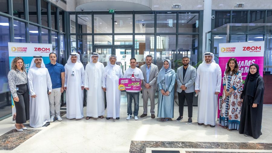 مجموعة اينوك ودريم دبي تكافئان عميل من عملاء "زووم" بجائزة 500,000 درهم نقداً