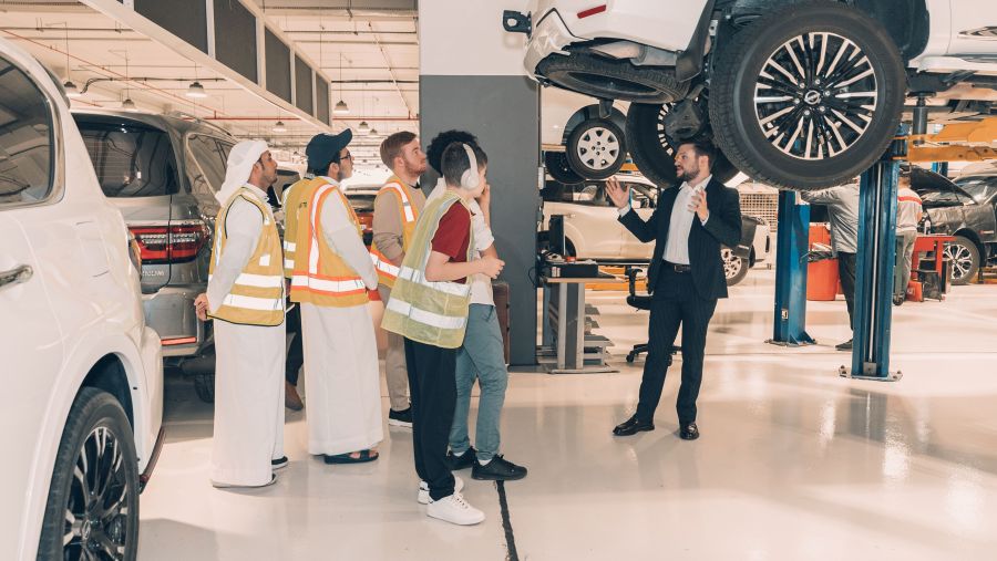 شاركت مجموعة من الشباب من أصحاب الهمم في برامج التعلم العملي والتطوير المهني 