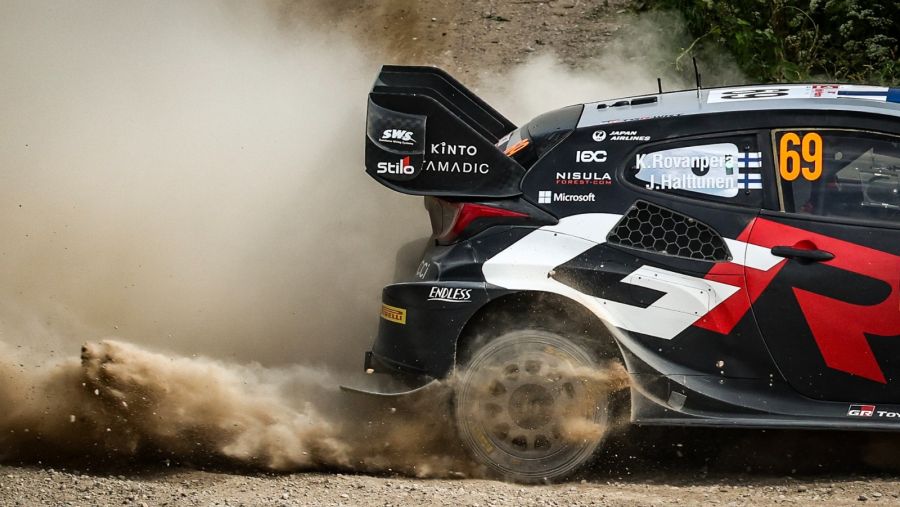 فريق تويوتا جازو للسباقات يحقق الفوز بالمركزين الأول والثاني في رالي بولندا