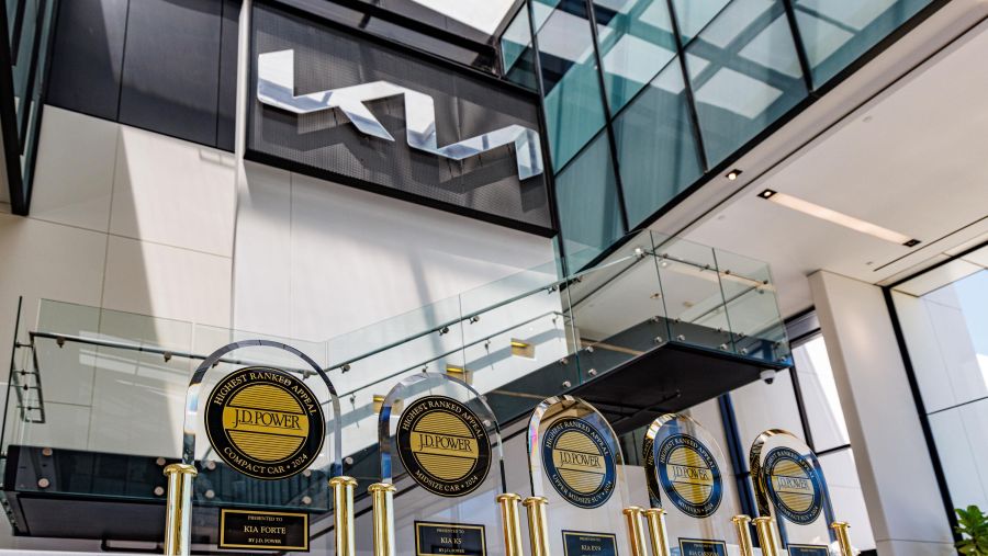 كيا تحقق رقمًا قياسيًا لأعلى عدد إجمالي من جوائز جيه دي باور (J.D. Power) في دراسة أداء السيارات وتنفيذها وتصميمها تحققه علامة تجارية في سنة واحدة