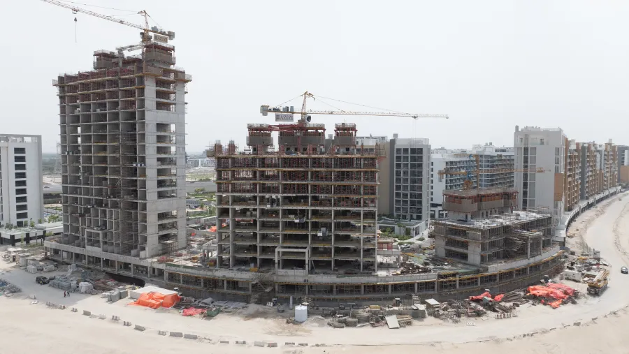 عزيزي للتطوير تُنجز 28% من مشروع "ريفييرا بيتش فرونت"