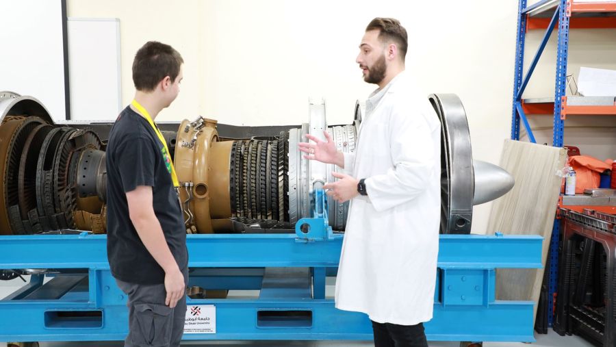 جامعة أبوظبي ترحب بالطلبة المستجدين والحاليين للعام الأكاديمي الجديد