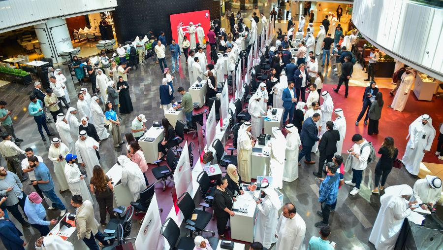 معرض الحمراء للتوظيف يستقطب أكثر من 7000 زائر ويعزز الروابط بين قطاع الأعمال والمجتمع في الكويت