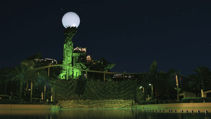 معالم جزيرة ياس أبوظبي تكتسي باللون الأخضر احتفاءً باليوم الوطني السعودي الـ 94