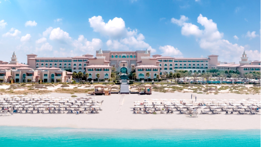  منتجع ريكسوس بريميوم جزيرة السعديات يدعو الضيوف إلى قضاء يوم فاخر بين حناياه مع التذكرة اليومية الشاملة