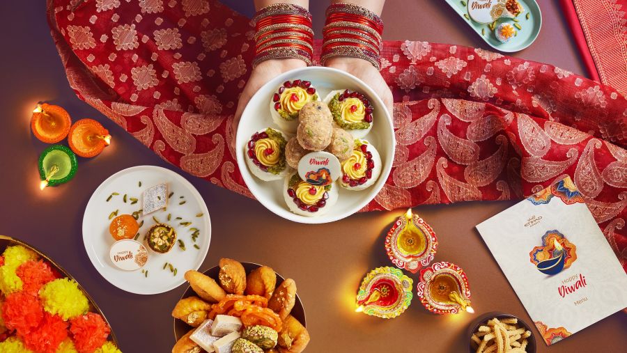 الاتحاد للطيران تحتفل بديوالي وتقدّم الأطباق الهندية العريقة في الأجواء
