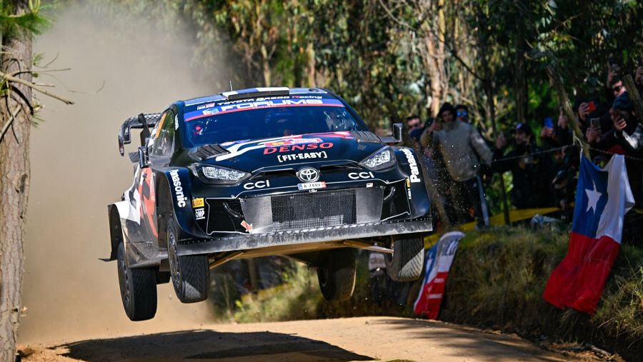 فريق تويوتا جازو للسباقات يحقق الفوز بالمركزين الأول والثاني في رالي تشيلي