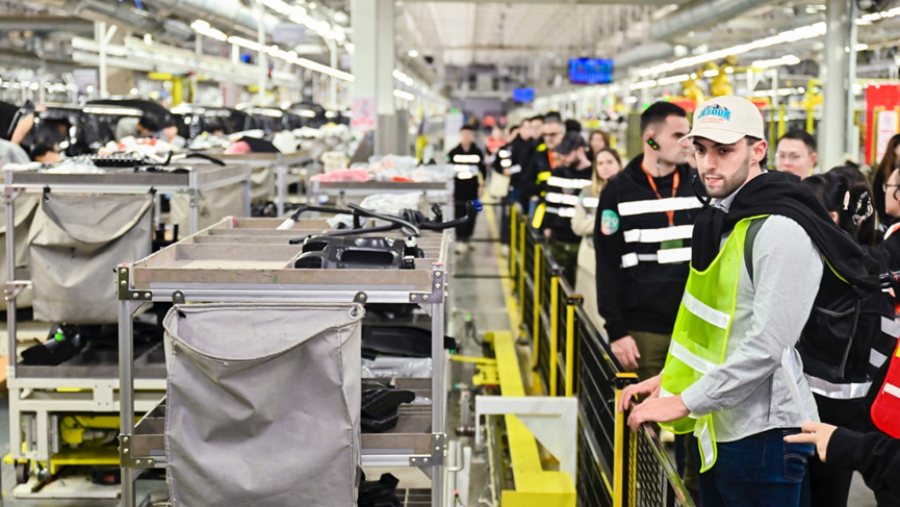 جي تور تنظم أول زيارة عالمية للصحفيين وممثلي المستخدمين إلى مصنع فوزهو الذكي