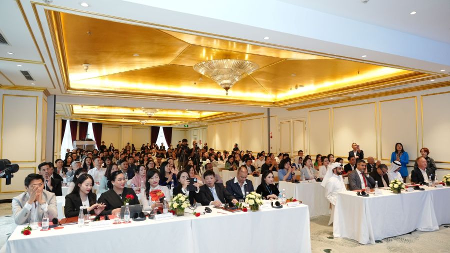 مركز دبي للسلع المتعددة يعزز سُبل التعاون مع مجتمع التكنولوجيا الفيتنامي خلال جولته الترويجية الأخيرة بهدف فتح آفاق تجارية بقيمة 20 مليار دولار أمريكي