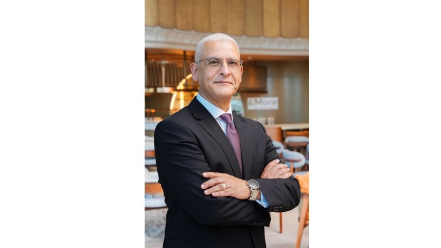 منتجع شيراتون شاطئ الجميرا يرحب بعودة محمد الأجهوري لقيادة فصل جديد في مسيرة النجاح