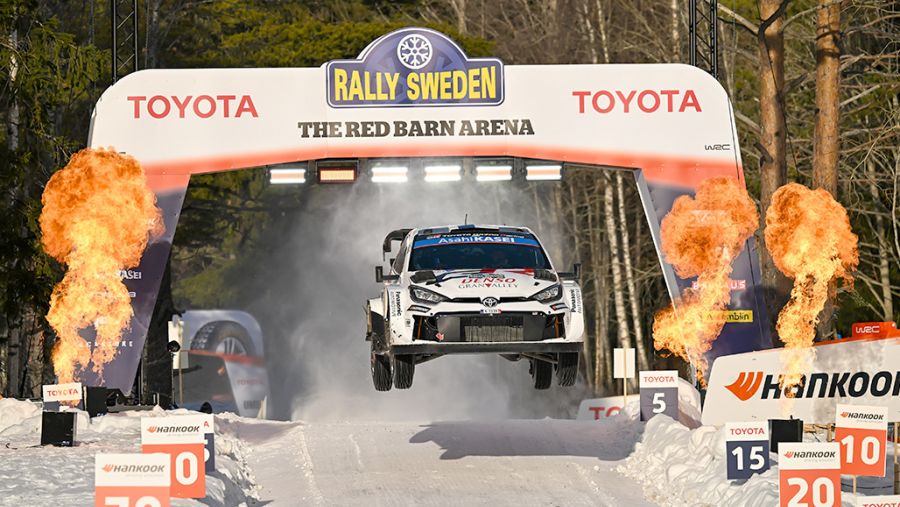 فريق تويوتا جازو للسباقات يفوز بالمركزين الأول والثاني في رالي السويد