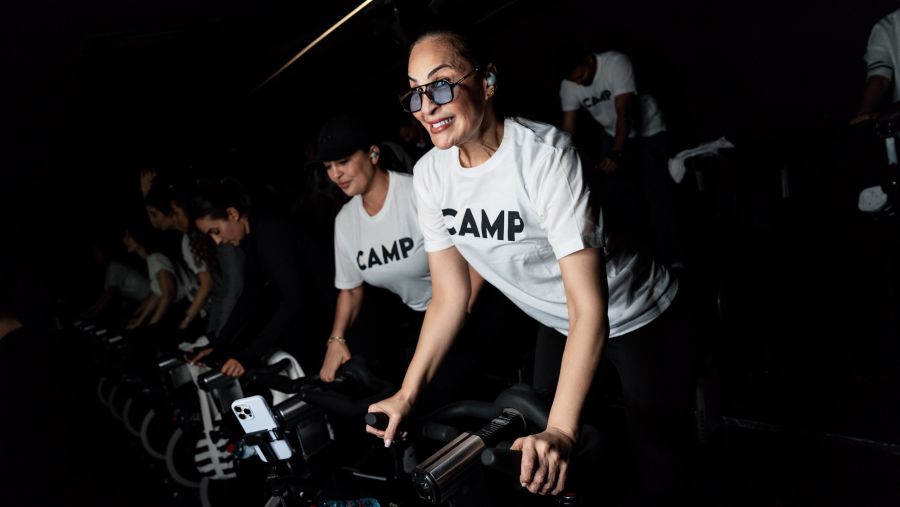 سوني الشرق الأوسط وأفريقيا تطلق سلسلة سماعات LinkBuds في فعالية CAMP